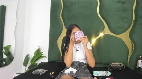 mila_petiteasm online show from August 7, 1:00 pm