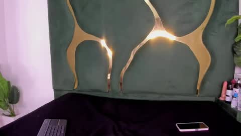 mila_petiteasm online show from August 14, 12:20 pm