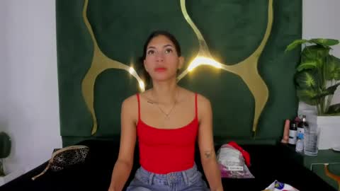 mila_petiteasm online show from August 14, 1:26 pm