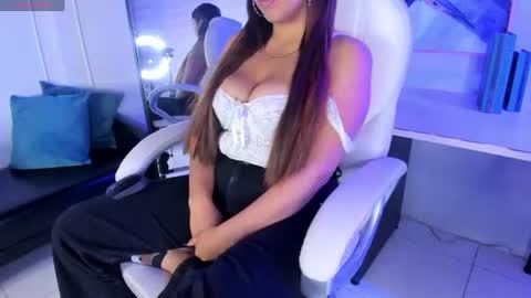 SARA online show from August 8, 10:10 pm