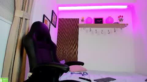 mila_quin online show from August 8, 1:49 am