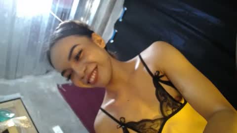 mila_seductressxx online show from July 6, 4:26 am