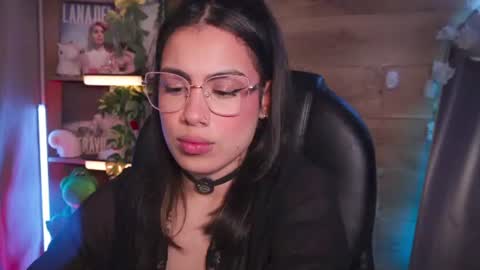 M I L A  online show from August 6, 1:21 pm