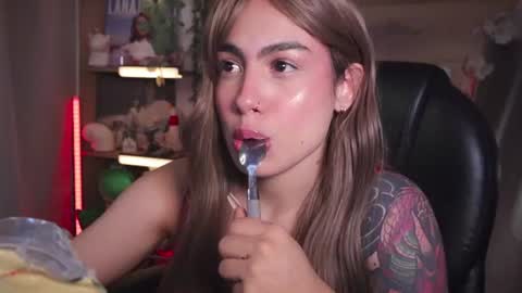M I L A  online show from August 13, 2:20 pm