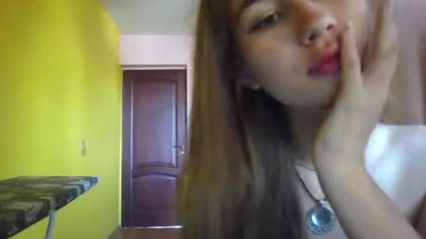 mila_sweettempt online show from August 5, 8:45 am