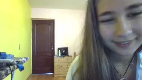 mila_sweettempt online show from August 11, 8:27 am