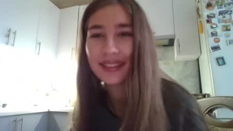 mila_sweettempt online show from August 18, 4:18 am