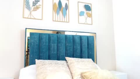mila online show from August 10, 12:39 pm