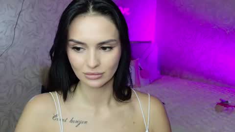 Mila online show from August 4, 5:21 pm