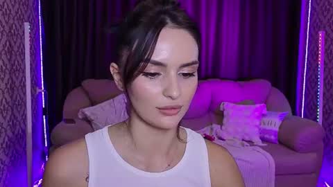 Mila online show from August 6, 4:39 pm