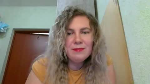 milacristalle online show from August 3, 6:37 pm