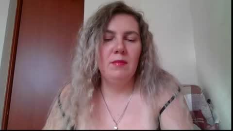milacristalle online show from August 25, 9:16 am