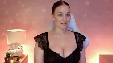 Mila Fleur online show from July 4, 2:52 pm