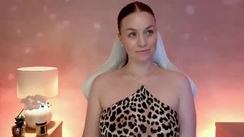 Mila Fleur online show from July 18, 3:02 pm