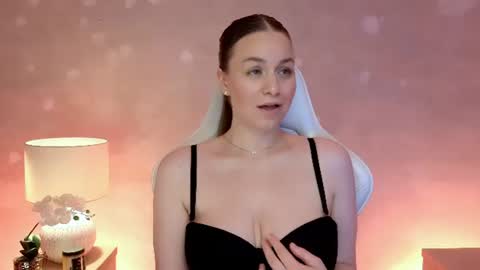 Mila Fleur online show from August 3, 4:36 pm