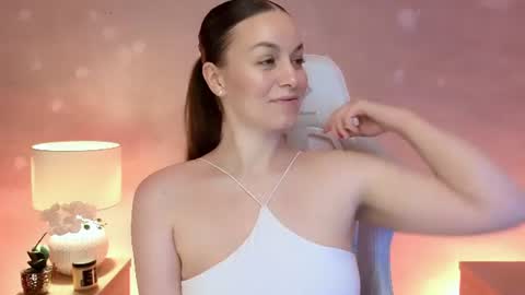 Mila Fleur online show from August 4, 4:15 pm