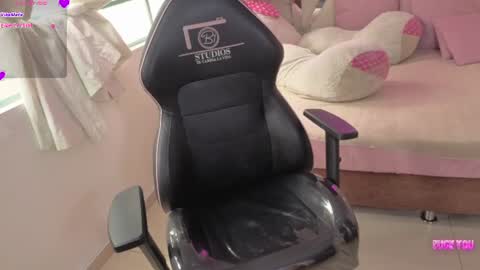 milah_tay online show from August 6, 6:29 pm