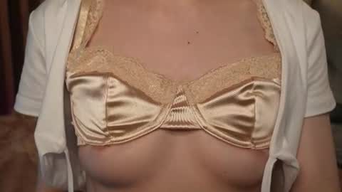 Mila online show from August 3, 5:31 pm