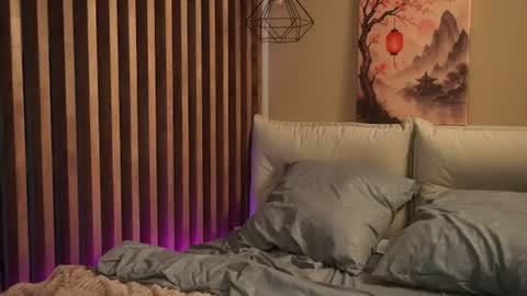 Mila online show from August 5, 6:28 pm