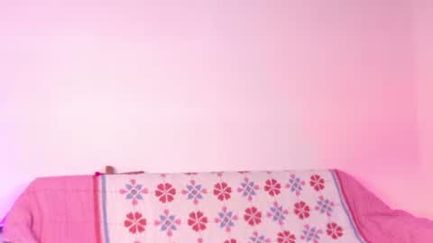 M I L A  online show from August 18, 4:13 pm