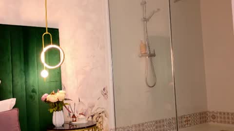 milaleoneli online show from August 8, 4:29 pm