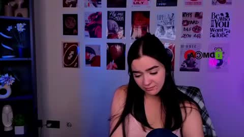 milamiuuu online show from July 22, 12:46 am