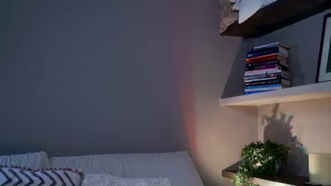 milana online show from August 15, 2:48 am