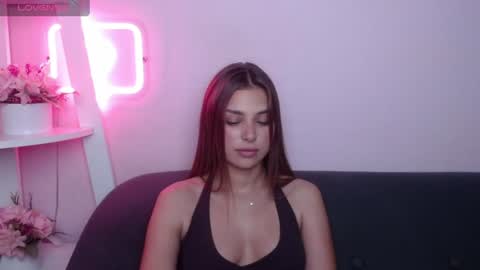 milanaangelas online show from August 6, 9:52 am