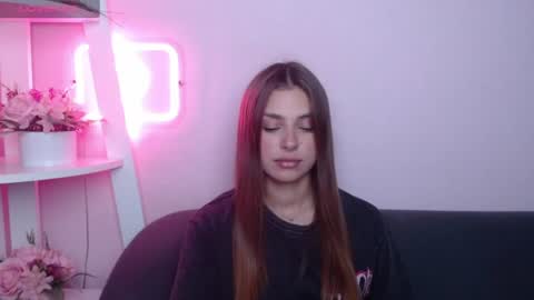 milanaangelas online show from August 8, 4:56 am