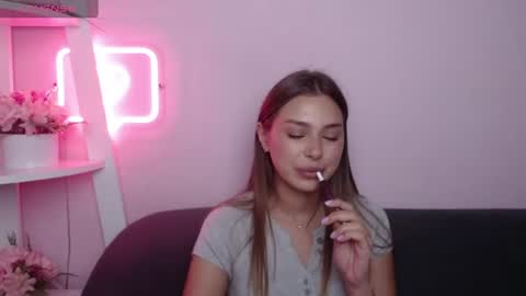 milanaangelas online show from August 11, 5:42 am