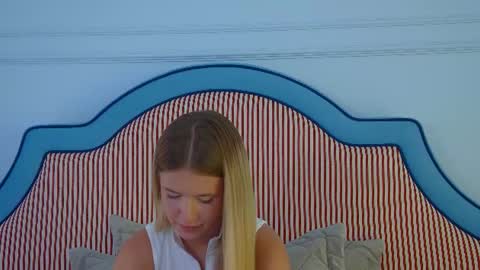 MilanaBalmain online show from August 4, 9:17 am