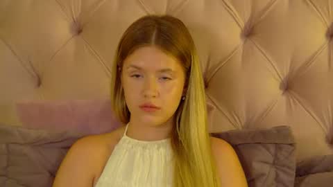MilanaBalmain online show from August 5, 9:13 pm