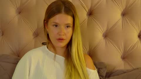 MilanaBalmain online show from August 5, 11:36 pm