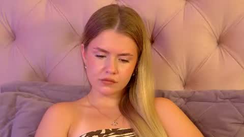 MilanaBalmain online show from August 12, 9:39 pm