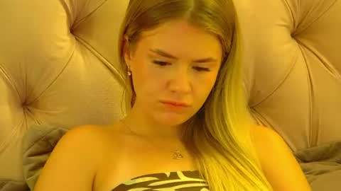 MilanaBalmain online show from August 13, 12:46 am