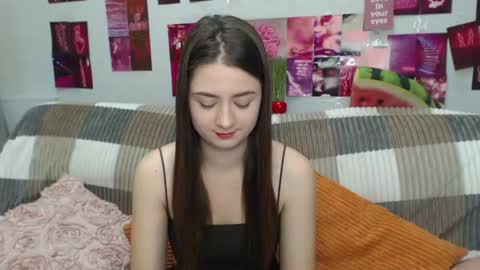 milanaroz online show from August 14, 4:38 am