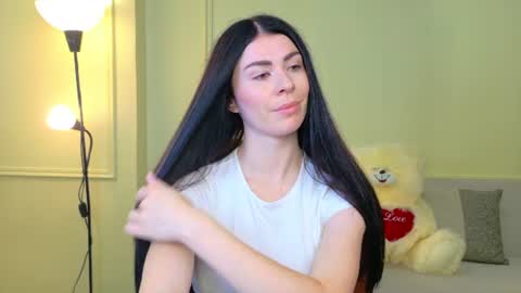 milasecretsss online show from August 2, 7:59 am
