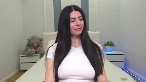 milasecretsss online show from August 6, 6:45 am