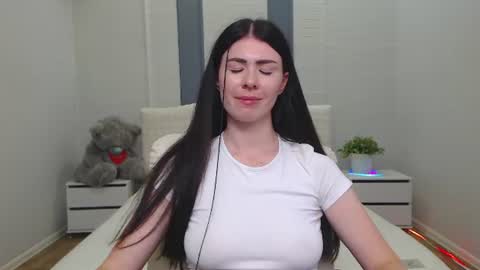 milasecretsss online show from August 6, 11:09 am