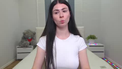 milasecretsss online show from August 6, 1:21 pm