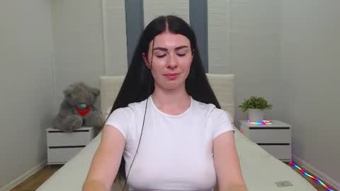 milasecretsss online show from August 6, 3:33 pm