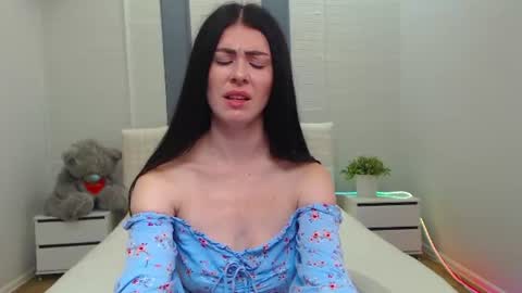 milasecretsss online show from August 9, 7:20 am