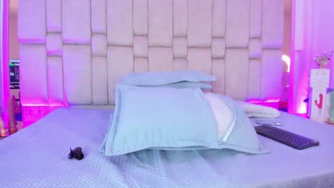 Milawink online show from August 11, 8:33 pm