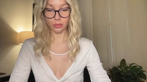 Mila online show from July 13, 3:40 pm