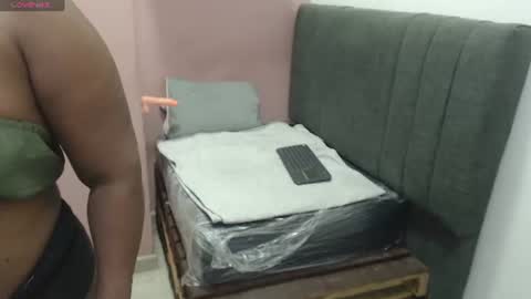 Mile online show from August 14, 4:49 am