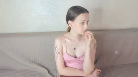 miley_cats online show from August 13, 9:34 am