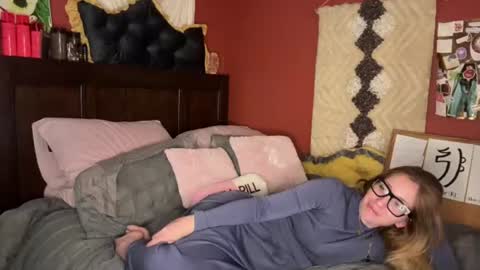 milf4everjenna online show from August 11, 4:31 pm