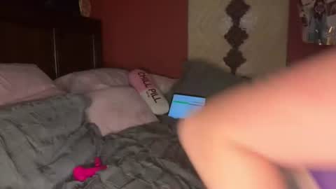 milf4everjenna online show from August 12, 1:46 pm
