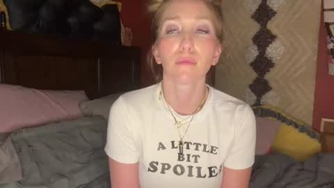 milf4everjenna online show from August 12, 9:28 pm