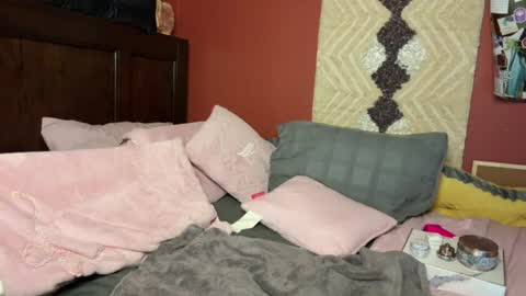 milf4everjenna online show from August 14, 11:03 am
